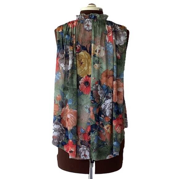 Deletta Floral Pullover Sleeveless Top with Smocked Front - Picture 4 of 6